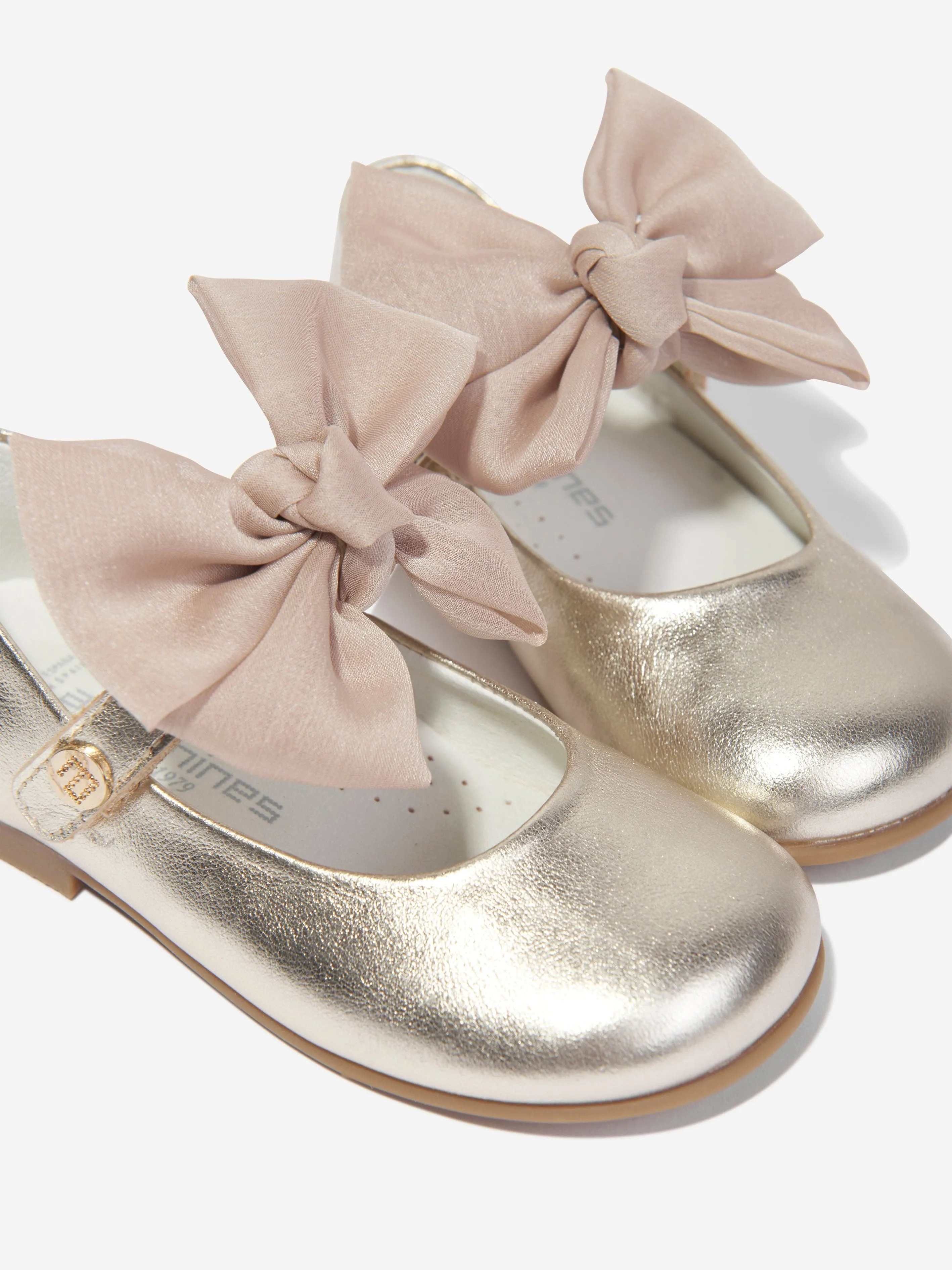 Andanines Girls Leather Bow Shoes in Gold