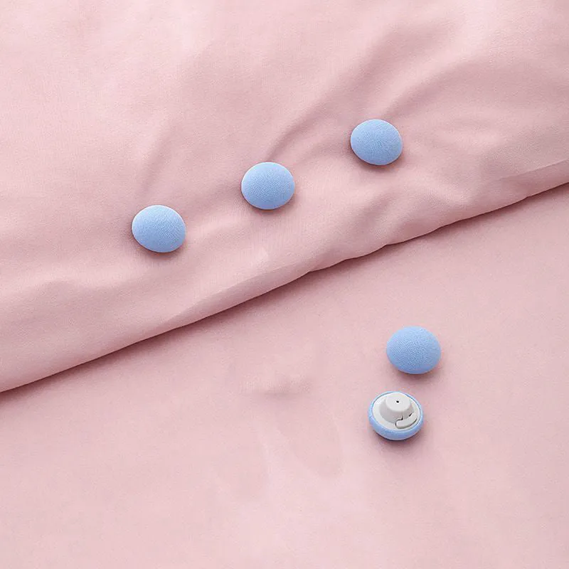 Nonslip Duvet Clips Keep Bed Sheets in Place