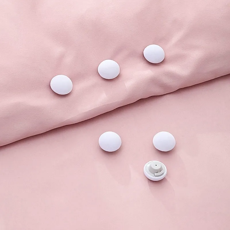 Nonslip Duvet Clips Keep Bed Sheets in Place