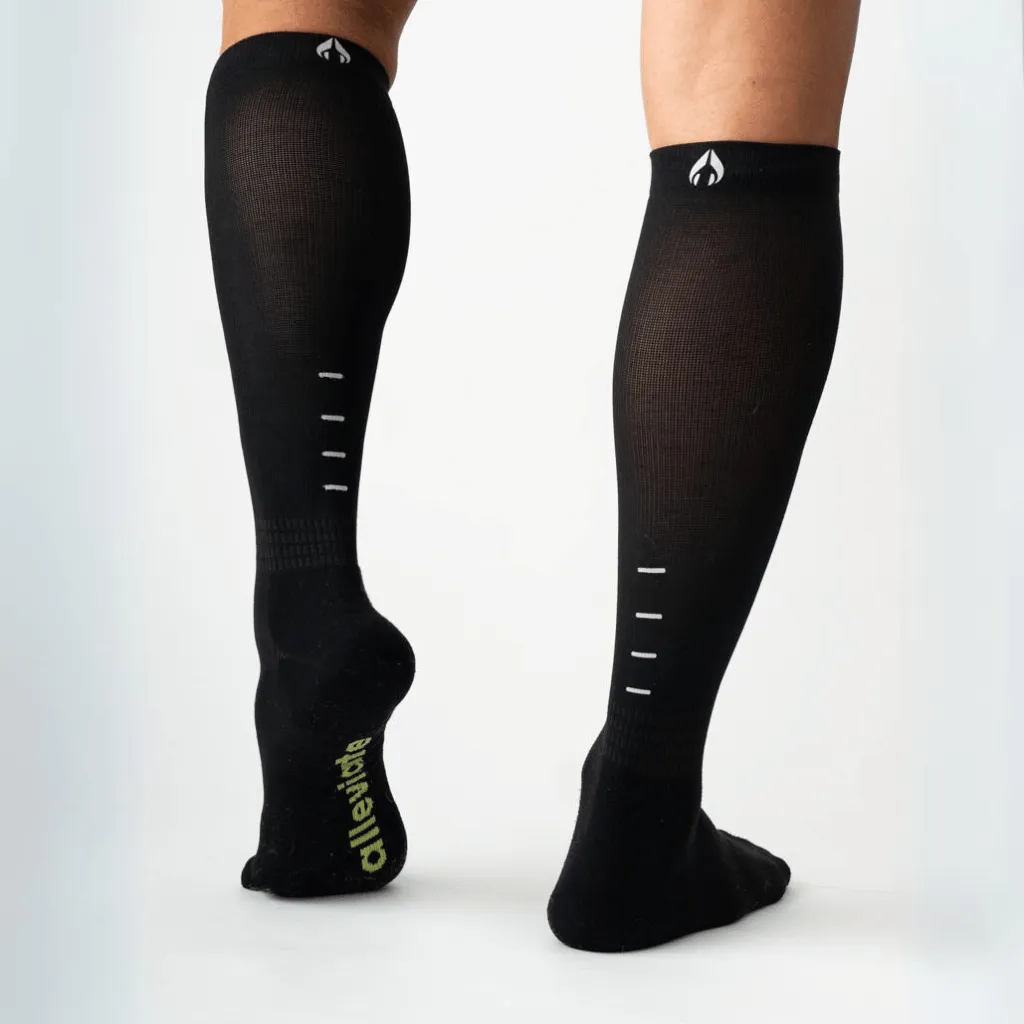 Performance Compression Socks (20  mmHg)