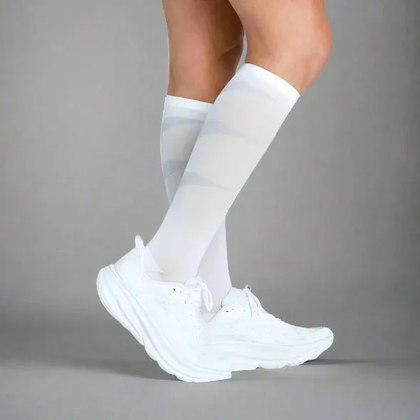 Unisex Graduated Compression Light Cushion Knee High - White